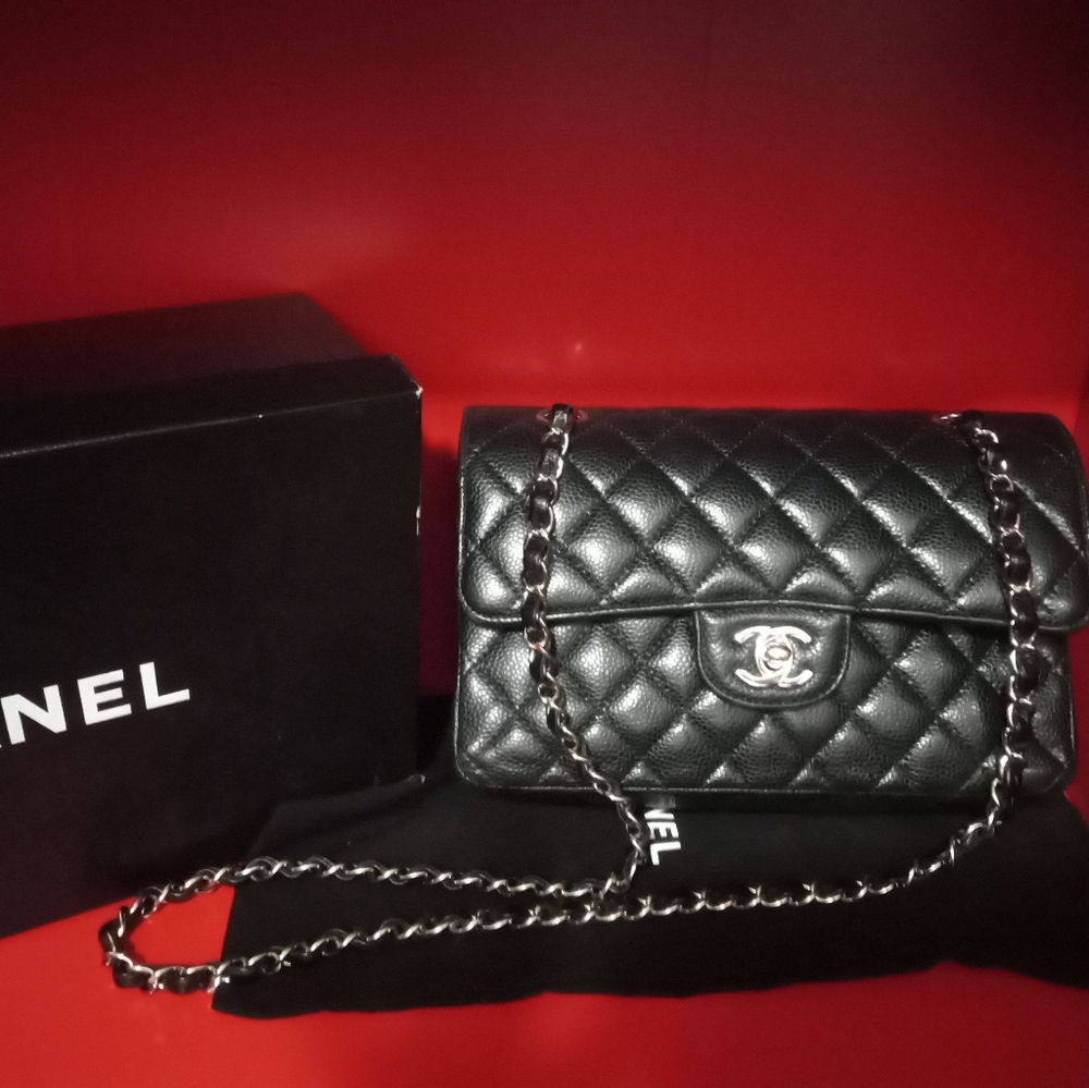 Authentic chanel bag - Picture 2 of 16